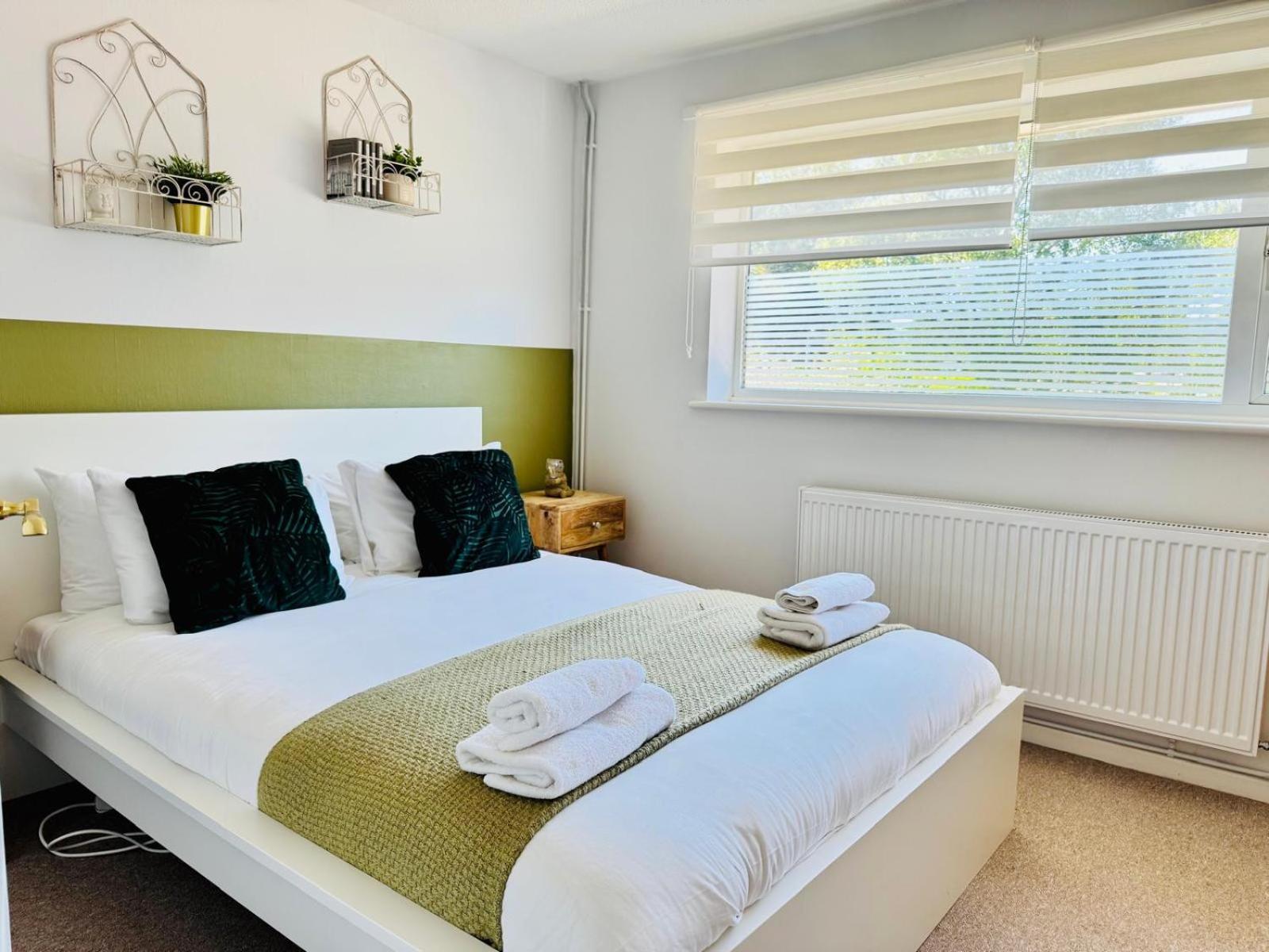 Jade's Cozy Retreat: Pet-Friendly 2-Bed with Garden Villa Cambridge  Exterior photo